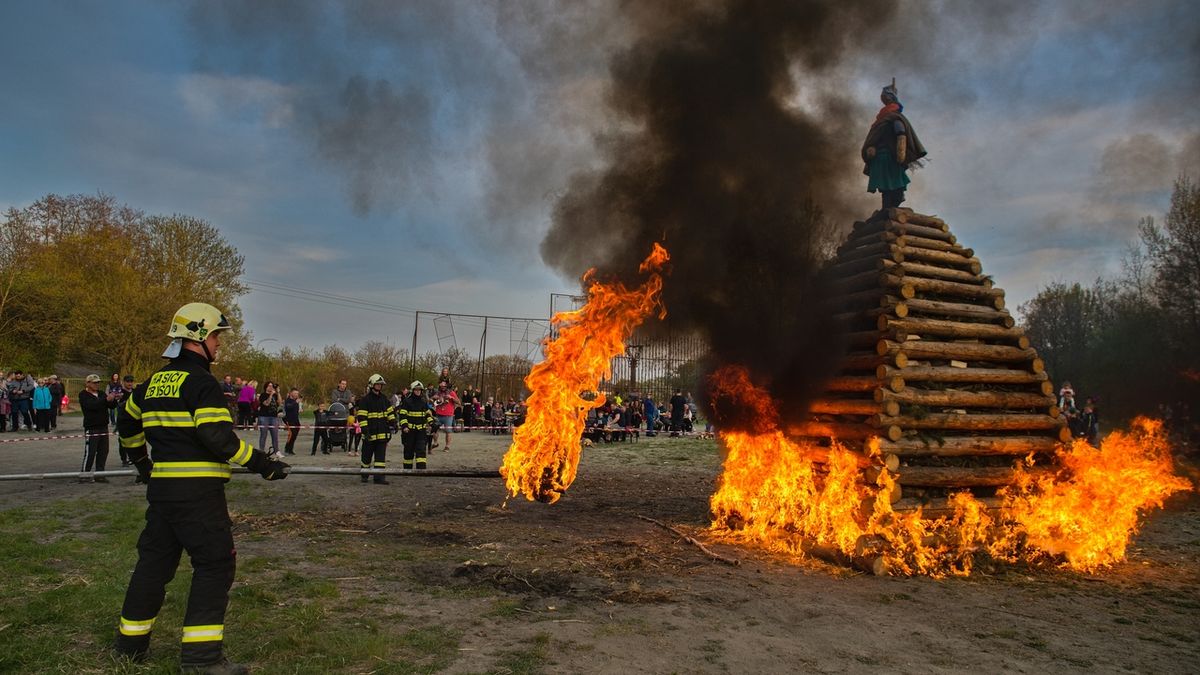 Na jižní Moravě zákaz rozdělávání ohňů nevydáme, oznámil hejtman